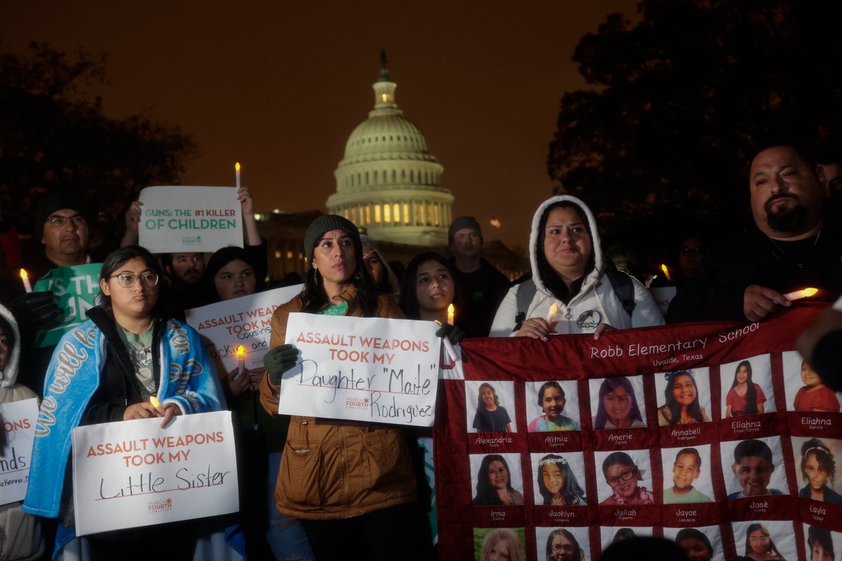 SamOwensphoto's tweet photo. More than 50 people from Uvalde traveled to D.C. today to participate in a silent protest with @march_fourth_. They are asking the Senate to pass a bill that would federally ban assault weapons before the end of the year. More from @claireab320 and I in the @ExpressNews soon. https://t.co/Cvei3uLdiM