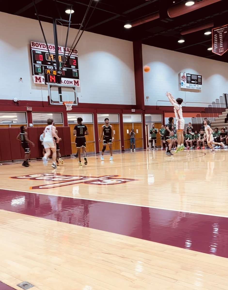 BIG WIN FOR THE SCOTS OVER GREENSBORO 101-73!!!
Freshman Jackson Garner had a show out night leading the team with 25 points. Charlie Cochran dominated the boards with 10 rebounds tonight. Great night to be a Scot ⚔️🧡