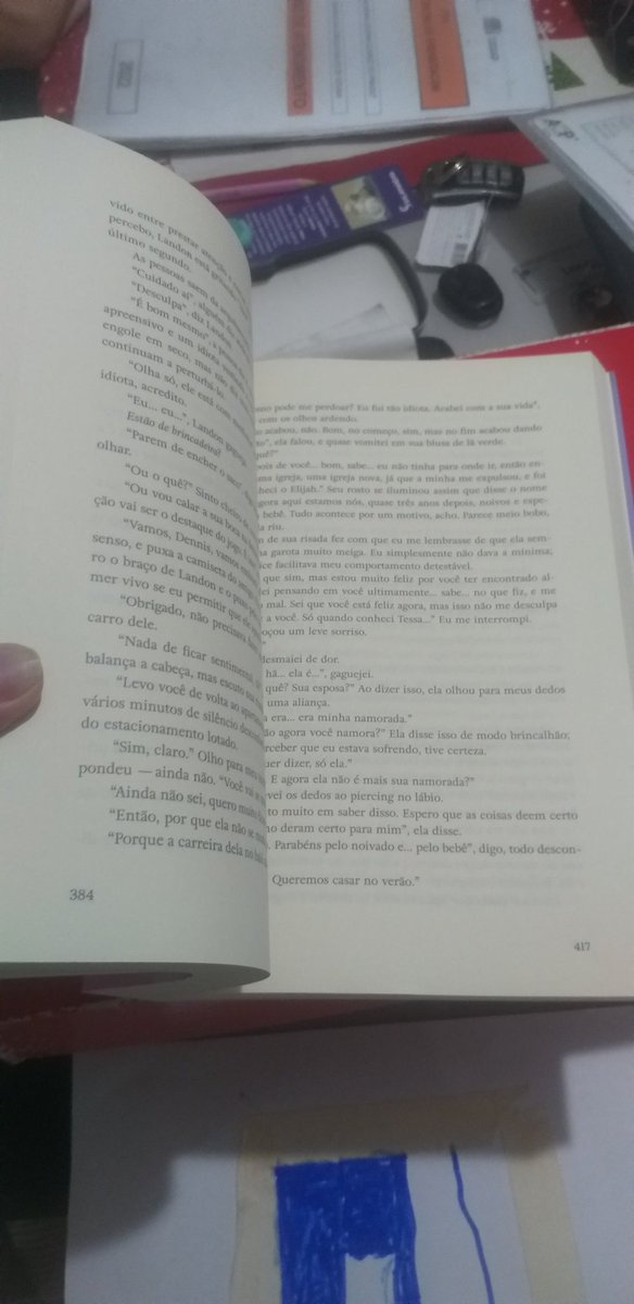 gabrisaless's tweet photo. @EditoraParalela, comprei o Box de After e o livro 2 está faltando 33 páginas!!!!
Afetando totalmente a sequência da história.

O que eu faço????? https://t.co/2QuFgpUC0g