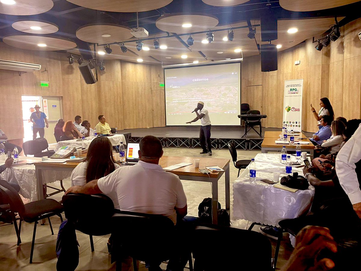 vavelufe's tweet photo. Seguimos acompañando nuestras comunidades y los territorios, con @MinInterior y @ViceColombia estuvimos presentes en la mesa técnica de turismo en el norte del Cauca. Seguimos trabajando por una cultura de paz en nuestro país. #ColombiaDestinodePaz https://t.co/NVhqhKUYjU