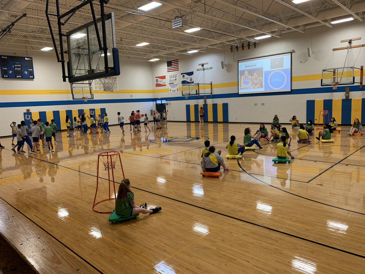 CoachDeegs's tweet photo. Some highlights from our basketball unit ๐ Ss started the unit going over shooting & dribbling skills โน๏ธโโ๏ธ We then allowed Ss to self assess & choose which league was best for them (Pro, College, Rec). A ton of differentiation, learning, and engagement #physed #MSphysed #inspire96 https://t.co/5O2JNLVdzL