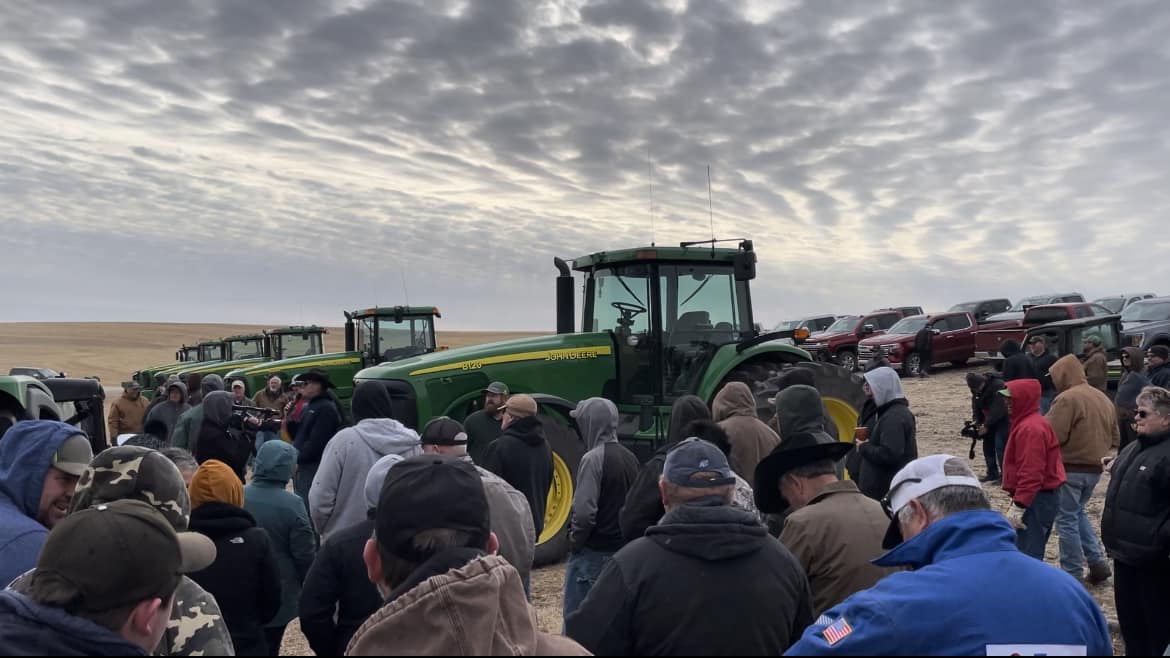 Greg Peterson on Twitter "Here's video I shot yesterday of JD 8120