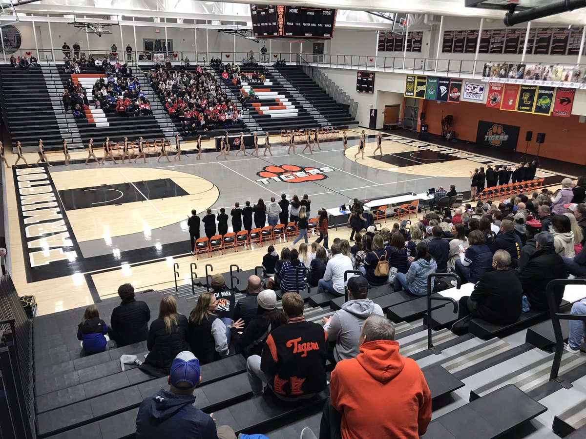 tigerfarmington's tweet photo. Incredible performance from @FarmingtonDT to start the night! #WeAre192 https://t.co/octe7B7W1D