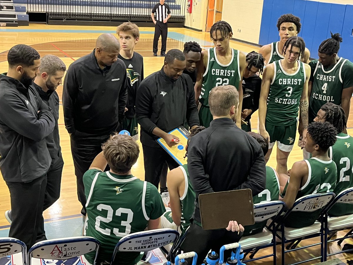 End of third quarter in varsity basketball: Greenies 60, J.L. Mann 40. Cole Boyer ‘24 knocked down a 3 from the top of the key for Christ School’s last basket.