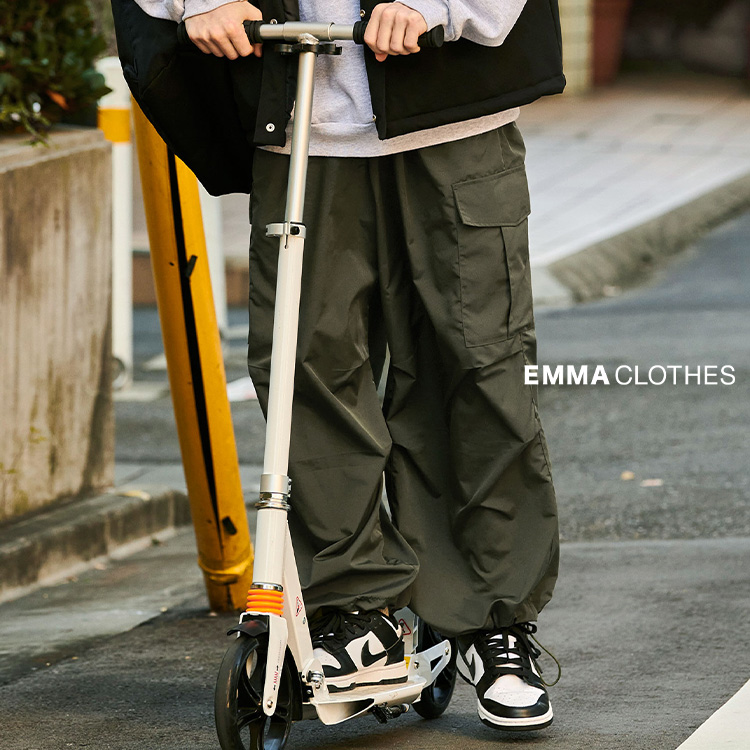 EMMA__CLOTHES's tweet photo. \多彩な着こなしを実現/
https://t.co/P04drEVH28

今季トレンドの #スノーパンツ をご紹介。
ゆったりした穿き心地が魅力で、ストリート・カジュアル・アウトドアなど、多彩な着こなしがお楽しみいただけます。
この冬オススメの1本です。

#EMMACLOTHES #エマクローズ https://t.co/cVaqF3eRSv