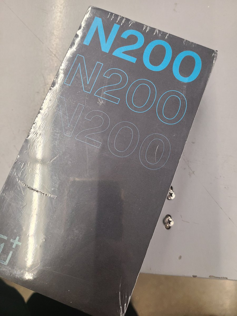 iTechUOutGuy's tweet photo. Might add this to my coll tomorrow. Would've done it tonight by T-Mobile Network for activation were down here at my store today. Smh. 🤷🏾‍♂️😭 #FOFREE #OnePlus #MetroByTMobile https://t.co/m0UCZZ65KQ