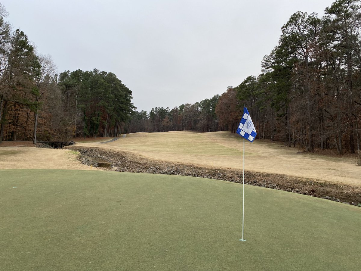 MsTurfMuscle's tweet photo. One week down, hopefully many more to go at the new golf course! That #dukeblue sure does look good on me 😂 Course is looking great! Team has been busy fixing bunkers, clearing debris and cutbacks on cart paths. https://t.co/SjNA1oy00D