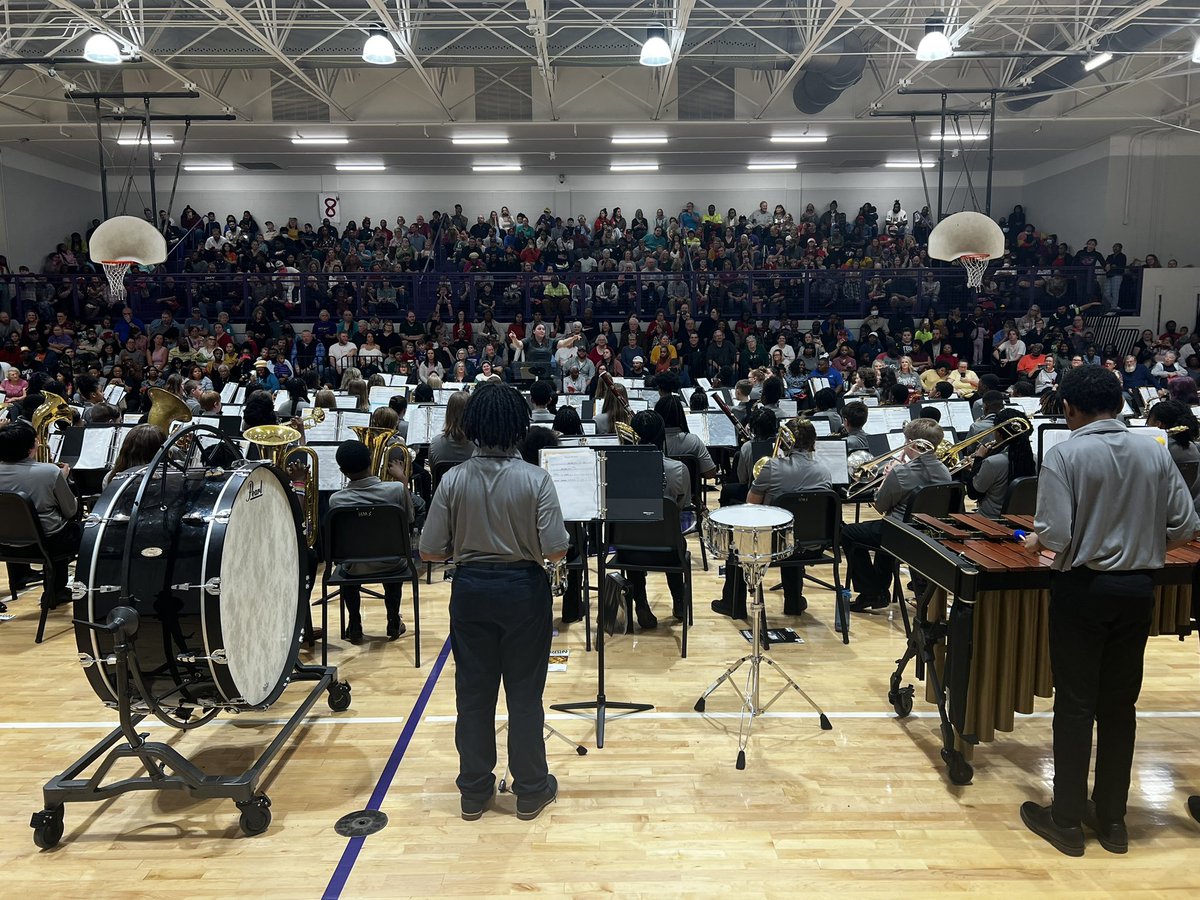 SerraHP2010's tweet photo. HMS Christmas ๐ Band Concertโฆ#packedout @JEFCOED @JefcoedArts https://t.co/uhyfDSKJcK