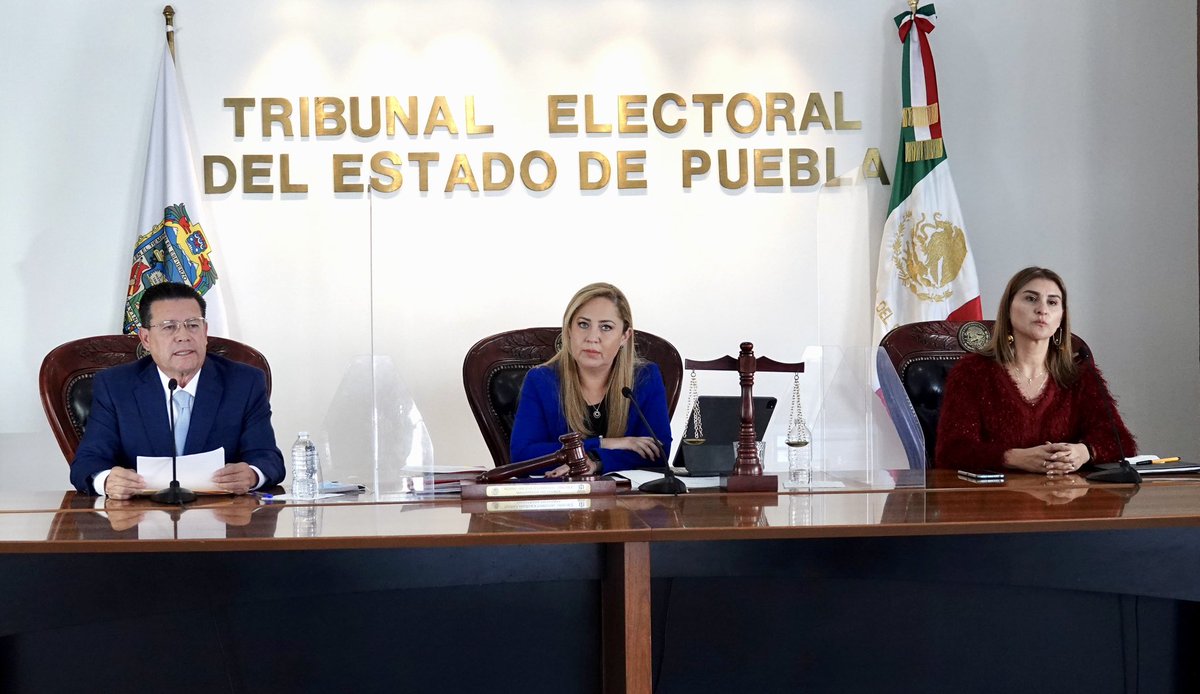 trielecpue's tweet photo. #ComunicadoTEEP | A unos días de que concluya su gestión en el #TEEP, el Mgdo. @RAdrianRPerdomo afirmó que se tiene un organismo jurisdiccional fuerte y sólido, que se esfuerza todos los días por blindar a la democracia.
📄 https://t.co/ebGNYEocqC
#JusticiaAbierta⚖️ https://t.co/A4FX0Q1oKc