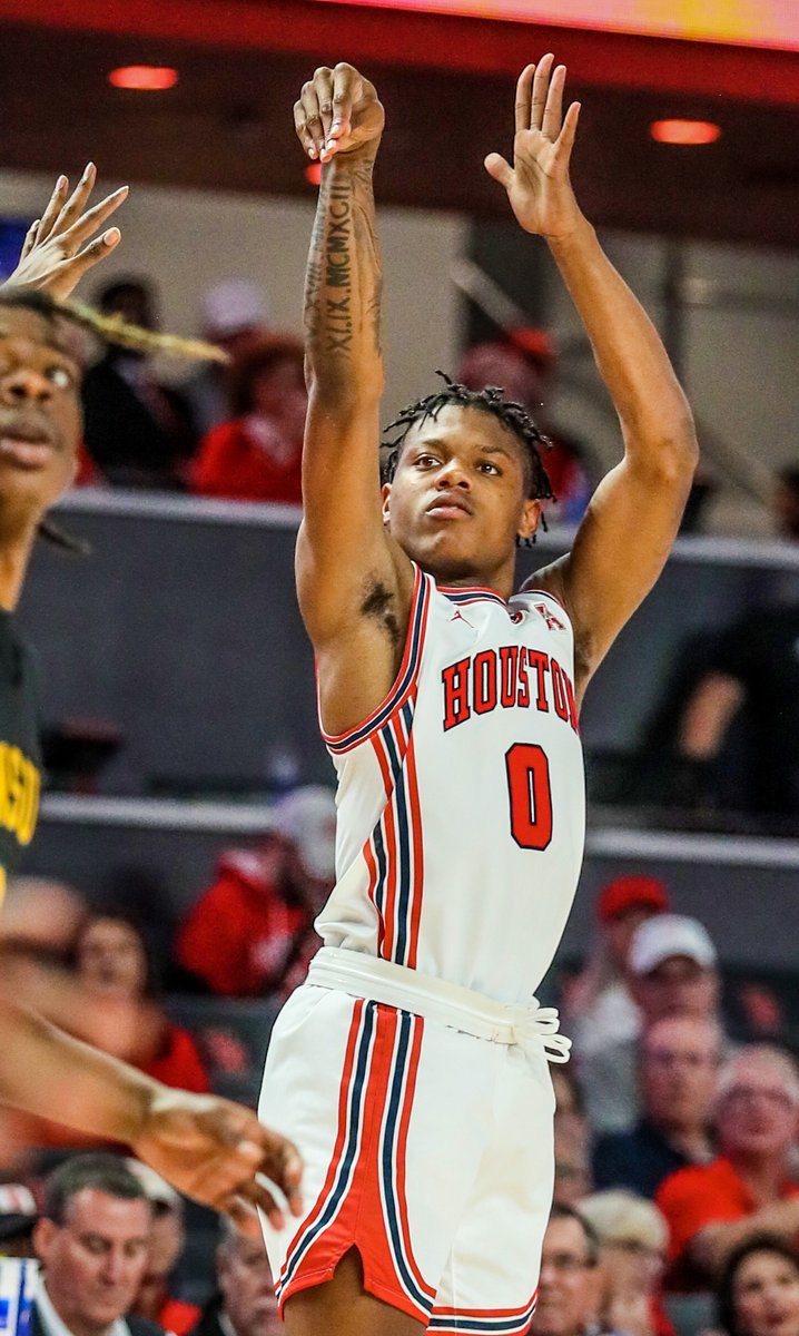 UHCougarMBK's tweet photo. 2️⃣ Treys tonight

2️⃣0️⃣0️⃣ treys (&amp; counting in his career)

– 7th Cougar in @UHouston history to reach that total

Congrats on another milestone, @m_sasser0

#ForTheCity x #GoCoogs https://t.co/5Sj6WzVFnb