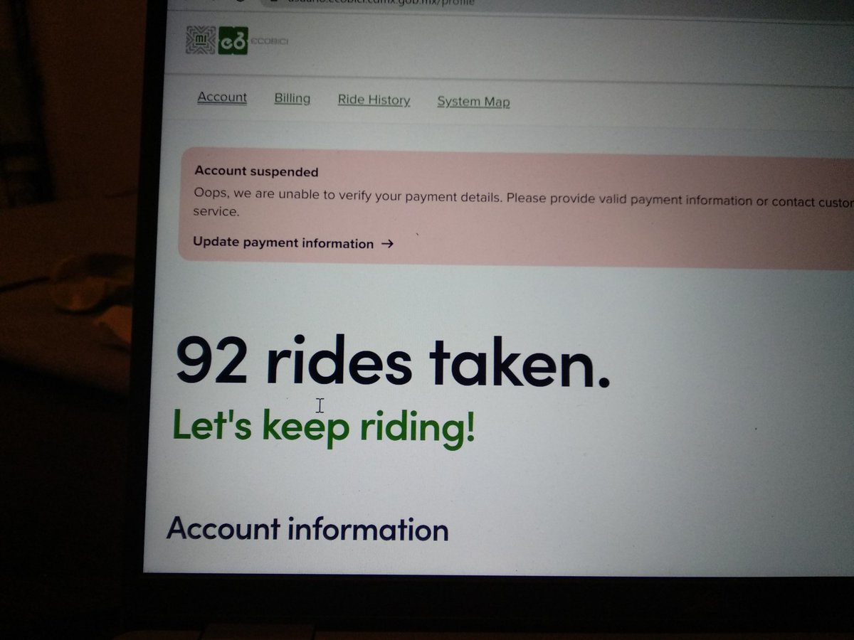 saffog's tweet photo. @ecobici es parte de la gentrificación de la ciudad que la información esté en inglés?? Qué hago si mi celular está sin batería o sin datos. Antes con mi usuario y clave podía usar el servicio, ahora requiero celular, una verdadera falla pfff https://t.co/serxMXnjaz