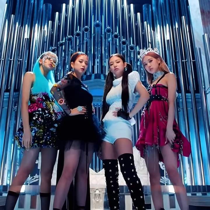 Bright_Central's tweet photo. Wow... Popular Korean girls band Blackpink become the Time magazine’s 2022 Entertainer of the Year. They are the second K-pop stars to earn this title after BTS in 2020. 😮 https://t.co/87FSoYy9O9