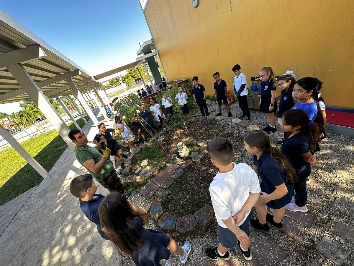 Thank you @TLCabrera3 and @EducationFund #foodforest for giving my #homeroom #thirdgrade the hands on experience of @MDCPSSci at #coralparkelementary @MDCPSSTEAM @MDCPSSTEAM #wow