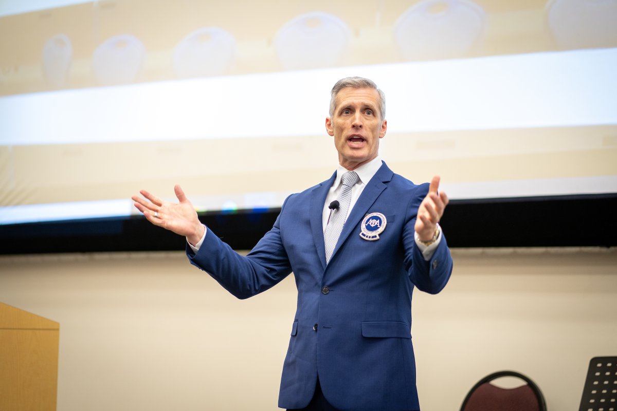 AOAforDOs's tweet photo. Kevin Klauer, DO, EJD, spoke with students and staff at Western University of Health Sciences College of Osteopathic Medicine of the Pacific. Dr. Klauer is with WesternU student Kelle Durrua and Acting Dean David Connett, DO, FACOFP.  @Emergidoc @WesternUNews @WesternUCOMP https://t.co/lw0fP6k7Ir