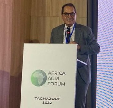 MAnouarJamali's tweet photo. Depuis Sous Massa, Appel à soutenir l'entreprenuriat et l'innovation au niveau local .... Nous autres africains, nous ne pouvons nous contenter d'importer des modèles .. Nous devons montrer la voie en réalisant notre propore revolution agricole. #AfricaAgriForum #OneAfricaForums https://t.co/M6c5xISkcy