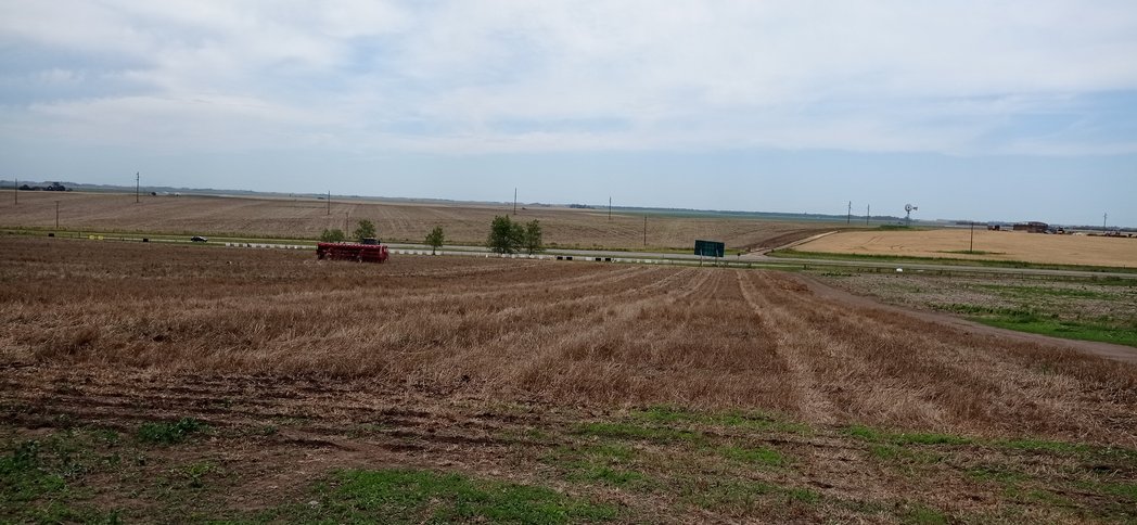AapreMDQFangio's tweet photo. Llegamos #Siembra #UPA #Maiz #Soja. Gracias @RizobacterARG @bioceressemilla @DONMARIOoficial @BASF_Agro_ARG @NKSemillas @NideraSemillas @advantaseedsarg @SPSsemillas @KWSarg @PioneerSemillas @Sem_Illinois @BrevantSemillas #BellamarEstancias. @aapresid #juntossabemosmas https://t.co/Ndw658XLGI
