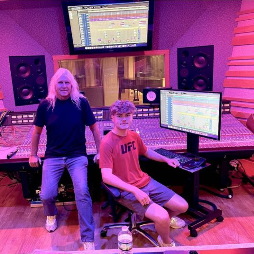 AvidProTools's tweet photo. ๐ Recording Arts Classes
๐ท https://t.co/rLBGBbyhZG
โถ๏ธ https://t.co/LNIgmkN0JV
#recordingarts #classes #education #studiolife #recording #mixing #protools #avid https://t.co/W3GeyXJ69F