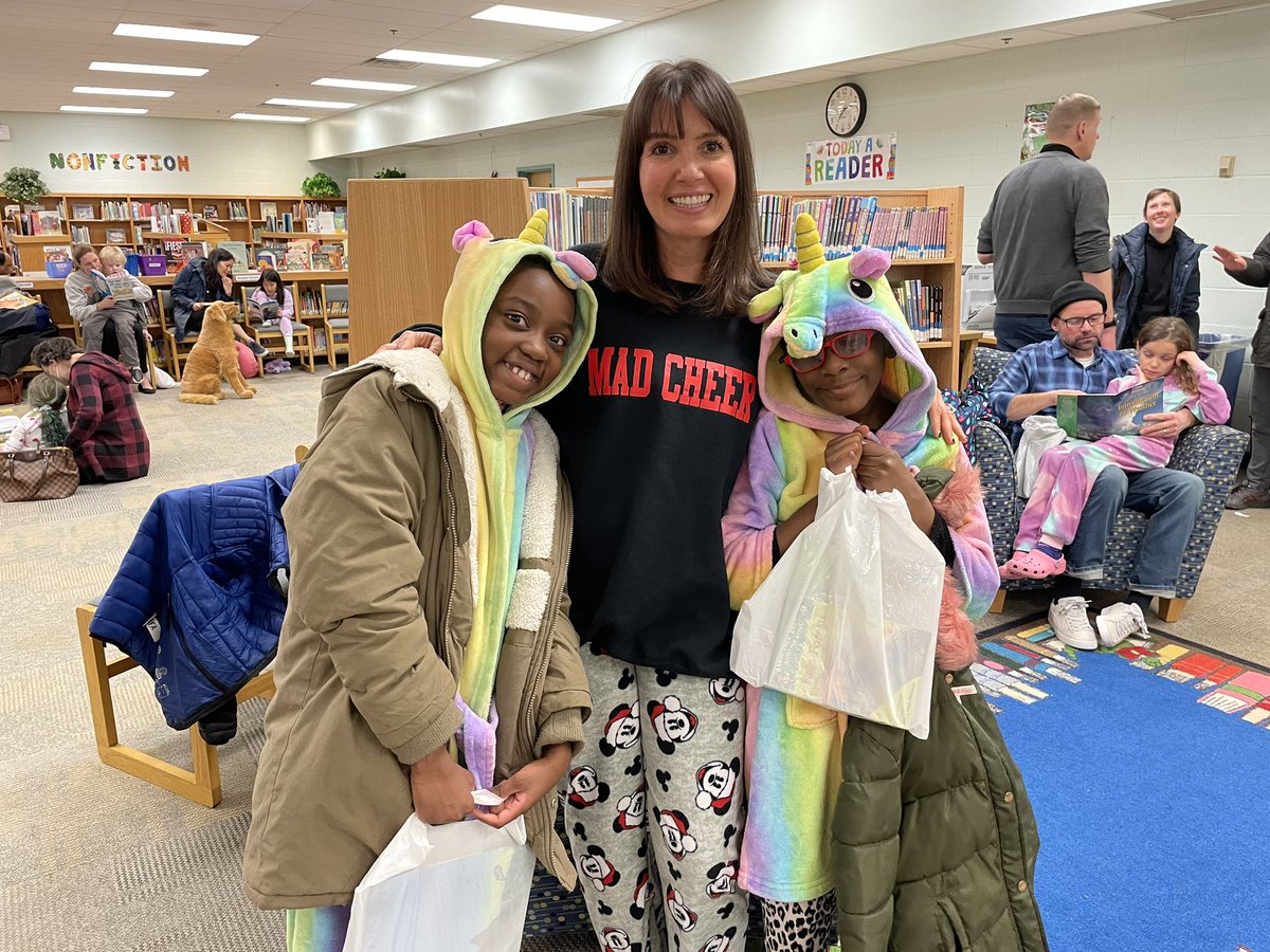 CPESspecialist's tweet photo. Bedtime Stories with our Cardinal families was a joy to behold! #cpesbelieves #cpesreads #onekindactvienna https://t.co/21M6FkYiBp