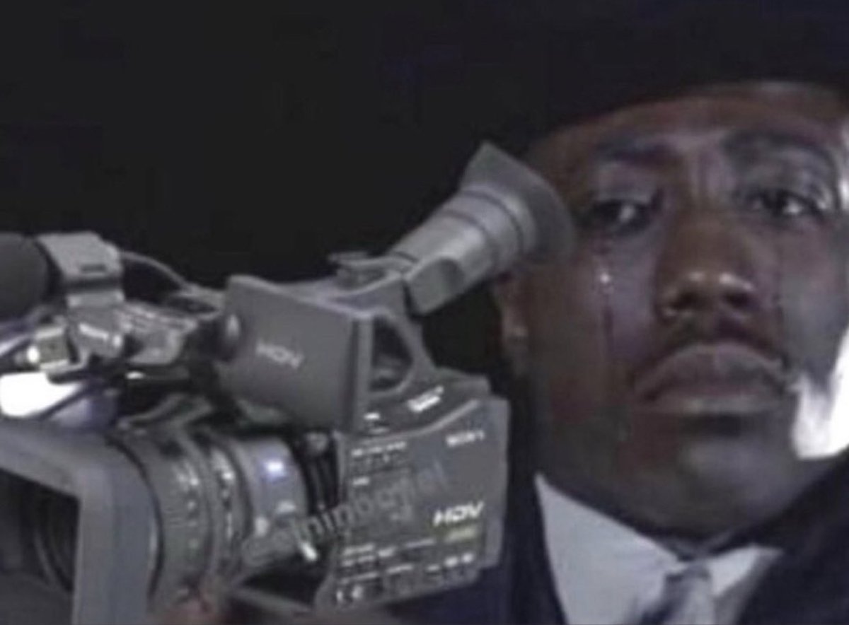 ezzy__ez's tweet photo. @DailyLoud Camera man when they start cooking that nigga https://t.co/amVvJloUP5