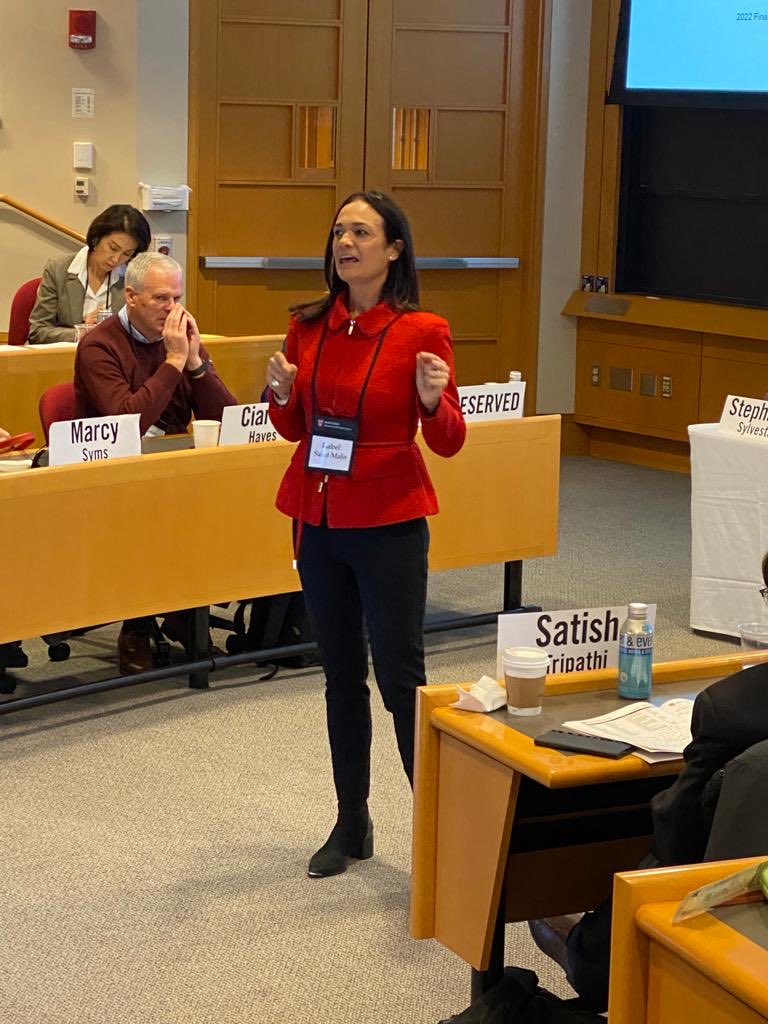 Hoy tuve el placer ante un auditorio ⁦<a href="/HarvardHBS/">Harvard Business School</a>⁩ <a href="/ALIHarvard/">Harvard Advanced Leadership</a> de presentar el proyecto de empleo juvenil en Panamá que impulsaremos de la mano de ⁦<a href="/HazmeBrillar/">Fundación Hazme Brillar</a>⁩ y muchas otras organizaciones. Los jóvenes son el presente y el futuro.