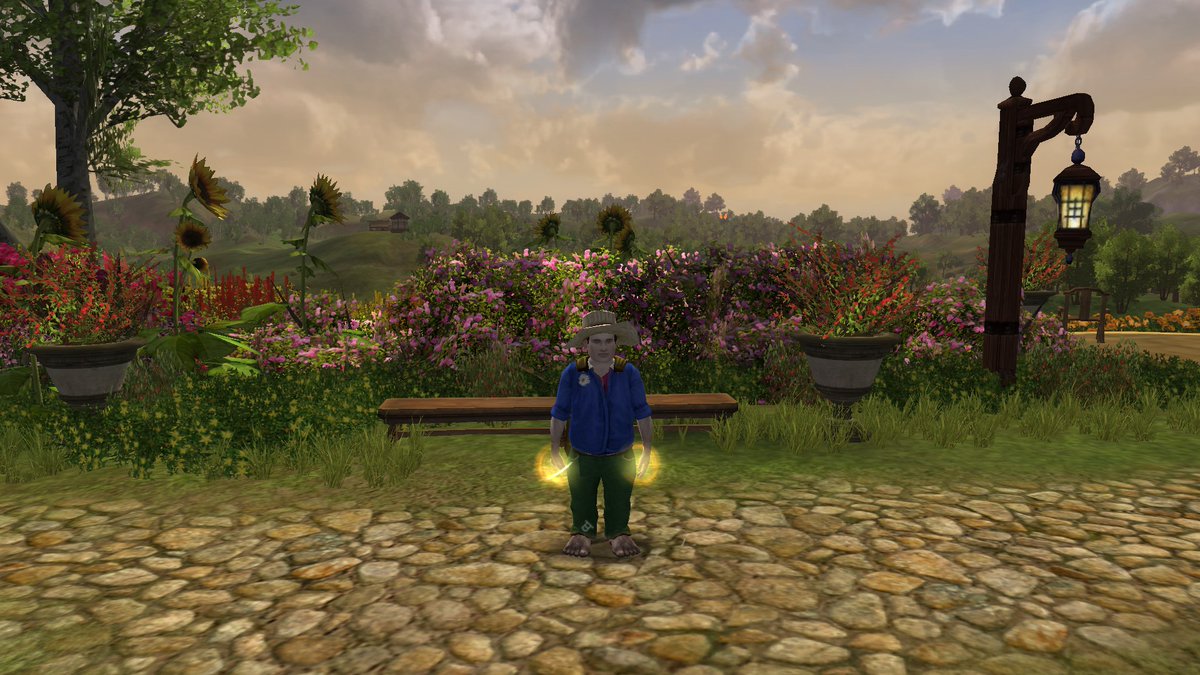 SnugglyFoot's tweet image. I just woke up from a loooong Hobbit nap!  In the meantime, I'm making up for it with new adventures!  Dancing, strolling, eating--true Hobbitry.