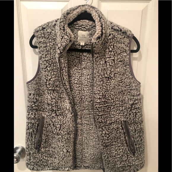 hauteplus1's tweet photo. So good I had to share! Check out all the items I'm loving on @Poshmarkapp from @RebeccaVaughn96 #poshmark #fashion #style #shopmycloset #threadsupply #madewell: https://t.co/466rBX6A1T https://t.co/OzZG6EWMBT