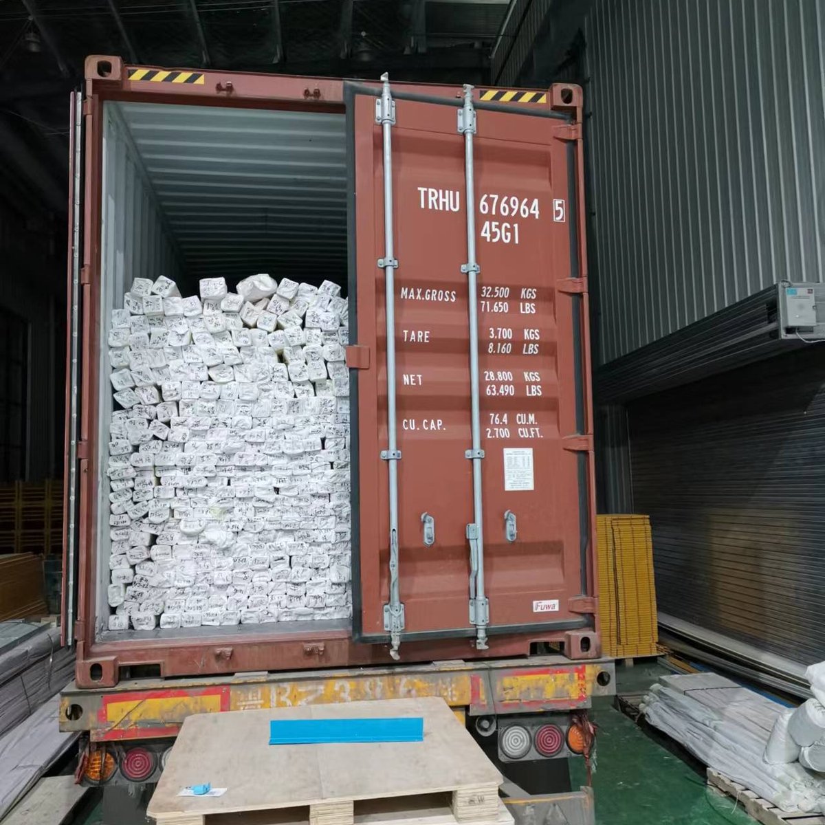 Morning, new day start from goods shipping
#frp #factory #fiberglass #frphandrail #frpfence #frpgrating 
#frpcomposite #insulatedladder #supports #corrosionresistant #watertreatment #chemicalplant