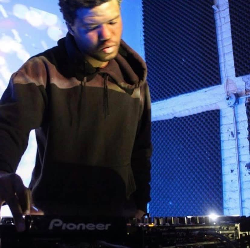 Archivist D 👑 tweet media