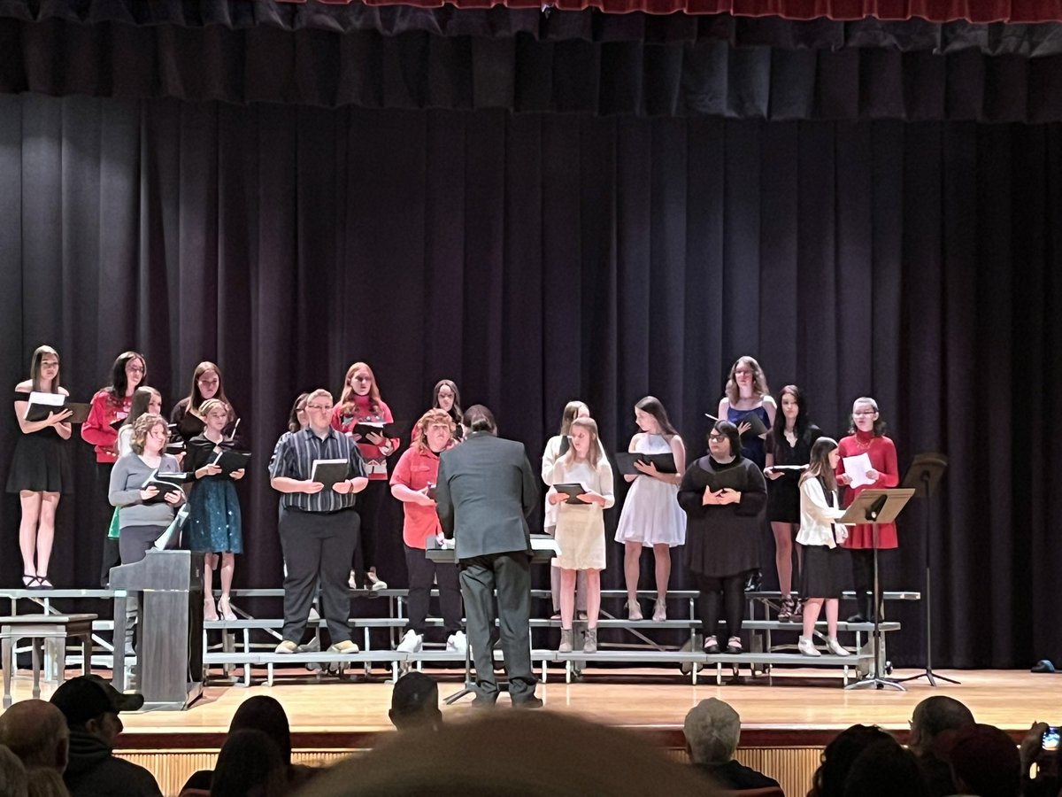 What a blessing to hear Christmas music in the school! <a href="/MV_Knights/">Moshannon Valley SD</a> #MVReEnergized