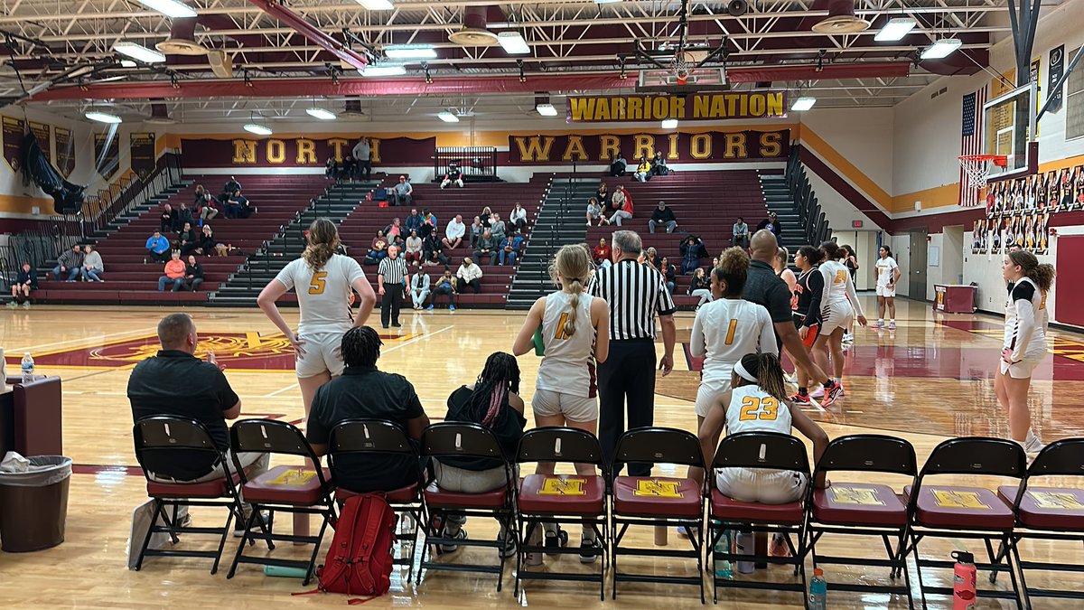 NorthWarriorsAD's tweet photo. FINAL:

@wnladywarriors 70
Delaware 46

North (3-2, 3-0 OCC) led by @kaylabrown232 (21), @FinchEmoni (20) and Heba Husein (12).

Lady Warriors are at South later this week.

#ALLN🏀 https://t.co/mcLKjmlZI2