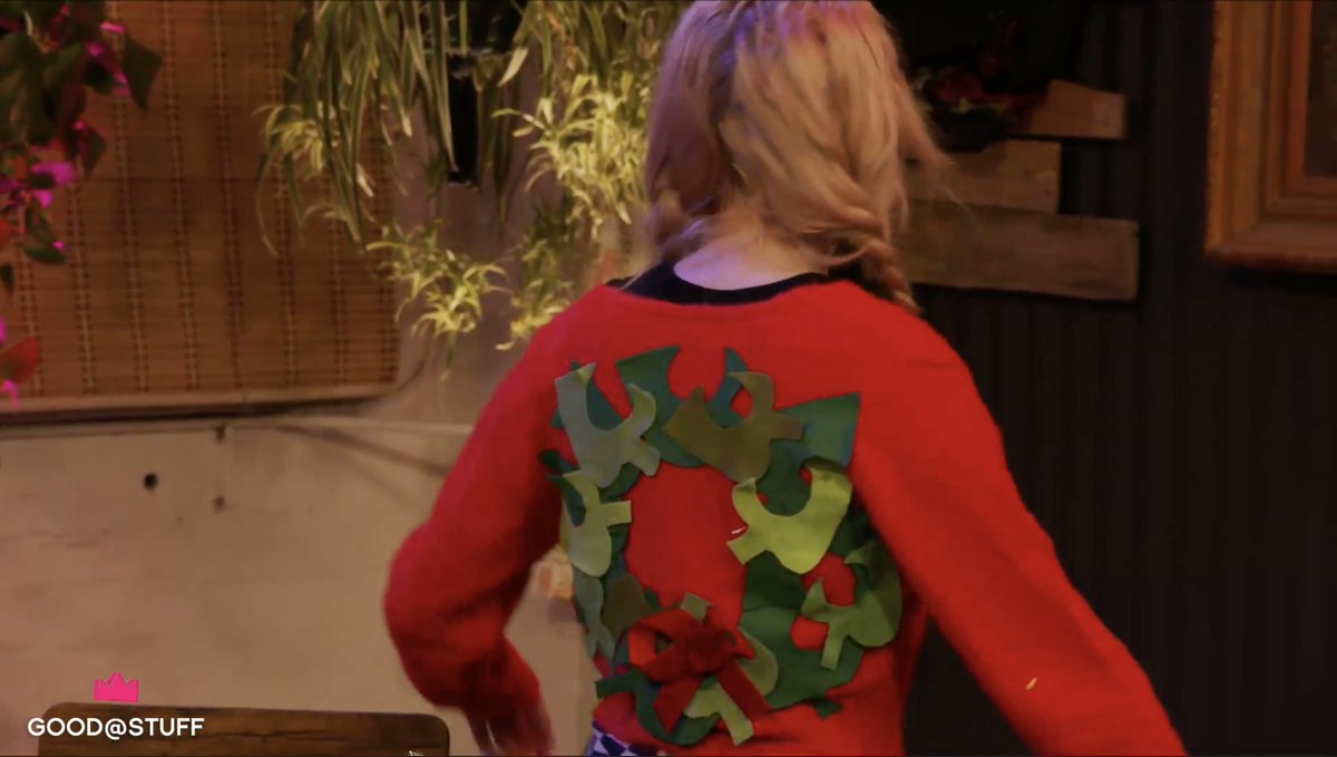 ellasvse's tweet photo. HER SWEATER IS SO CUTE #igotgood https://t.co/cQgkLzujI2