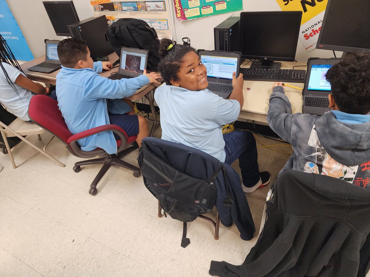 MrMaxwell1999's tweet photo. #P2 #digitalcitizenship #cyberawareness #learningdotcom #flappybird #appsmash #HourofCode #HISDeCoded #WeAreMarshall #codedotorg #12daysofCode @HISD_Inst_tech https://t.co/6KdWUTY5RW