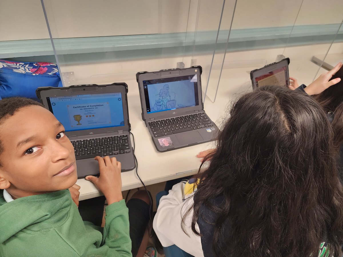 MrMaxwell1999's tweet photo. #P2 #digitalcitizenship #cyberawareness #learningdotcom #flappybird #appsmash #HourofCode #HISDeCoded #WeAreMarshall #codedotorg #12daysofCode @HISD_Inst_tech https://t.co/6KdWUTY5RW