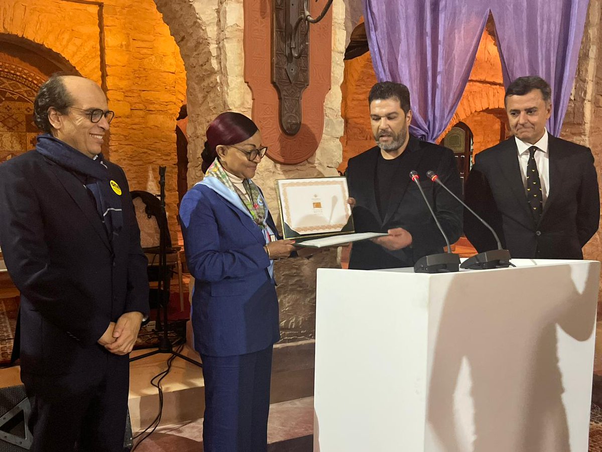 MAnouarJamali's tweet photo. La région #SousMassa au Royaume du Maroc décernant à Son Excellence Josepha Sacko le titre d'Ambassadrice Honoraire pour la dimension économique et humaine de sa mission de Commissaire à l'Economie Rurale et l'Agriculture pour l'#UnionAfricaine 
#OneAfricaForums #AfricaAgriForum https://t.co/c3qf8eGpKT
