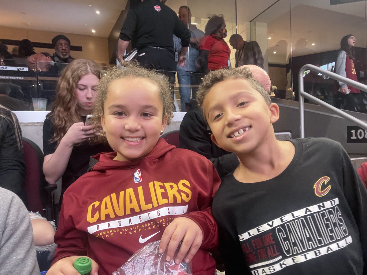 DreKnott's tweet photo. #LetEmKmow Bella n AJ ready for a W https://t.co/OE4A69Q3da