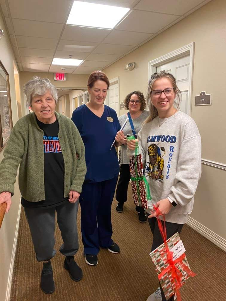EHSROYALSTUCO's tweet photo. EHS Student Council brought a little holiday cheer to the Brookdale residents. 
@elmwood_hs https://t.co/kyHEFilLRZ