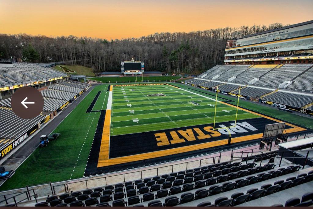 Extremely blessed to receive my first offer from App state! <a href="/lgware/">lance ware</a> <a href="/CoachBills92/">Tyler Billings</a> <a href="/OakGroveGrizzFB/">Oak Grove Football</a> #OGHS #BEOG