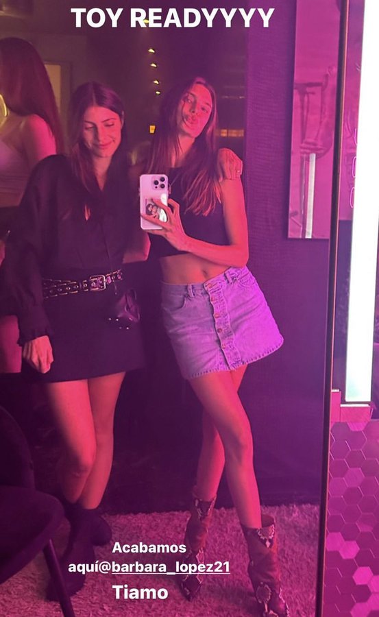 JuIiantinaNews's tweet photo. Reunion Barbarena despues de mil años.🥺🥺🥺 https://t.co/kbW8gvrWJ0