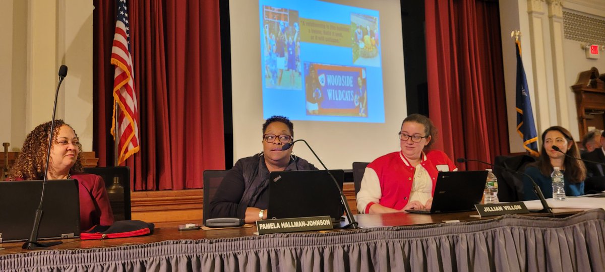 RebeccaAvilesR1's tweet photo. Awesome night for Woodside! A proud Superintendent, Board of Education and community.
We are so proud of this team! Thank you for your commitment to the work and our scholars.
β₯οΈπ
#pcsdpride https://t.co/EdUuZj4dUT