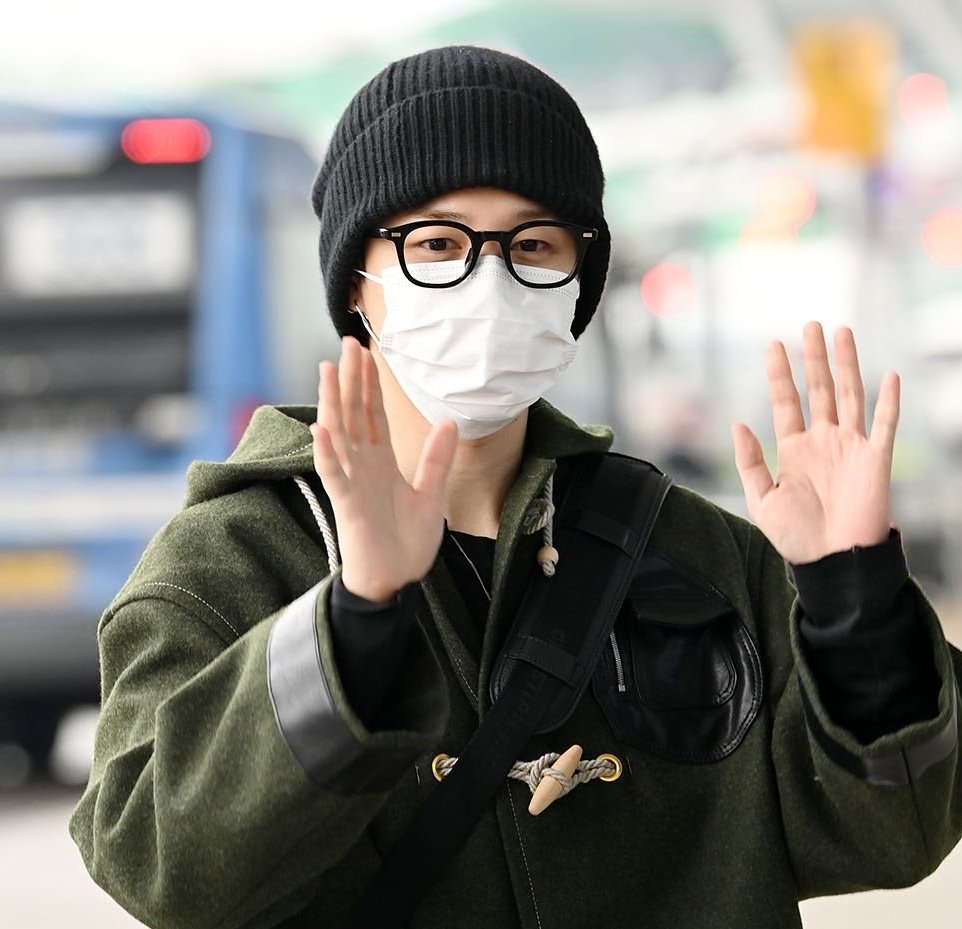 머임 얘 ㅇ수학여행감?
이렇게 어마 허락도없이 가도되는거임?