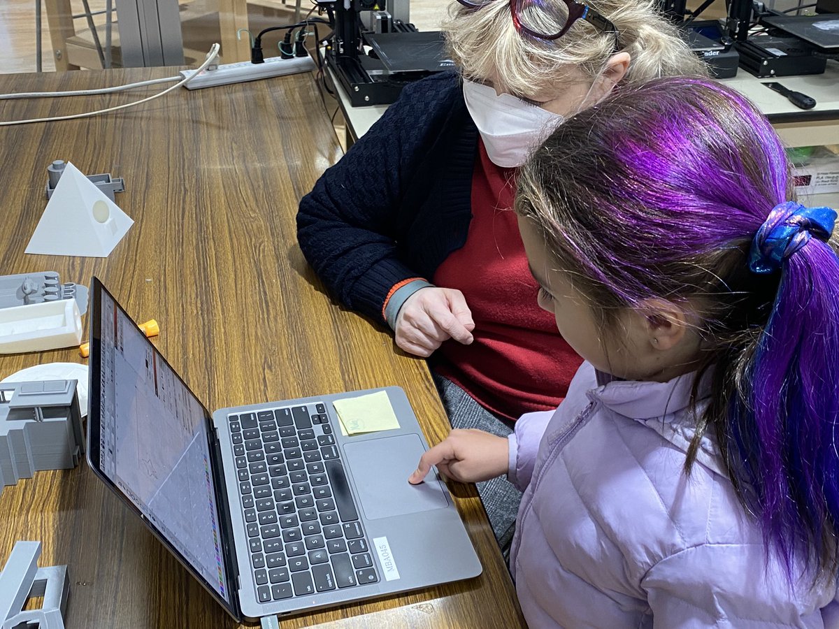 NIS_ELC's tweet photo. The Magic of Design! A Kindergartener visited a Middle School Design Lab today to create a star for her project. “I was so excited because I didn’t know how it would work.” #howweexpressourselves #woodworking #design #NISinquire #ELCartshow2022 https://t.co/sM1VuYuYZl
