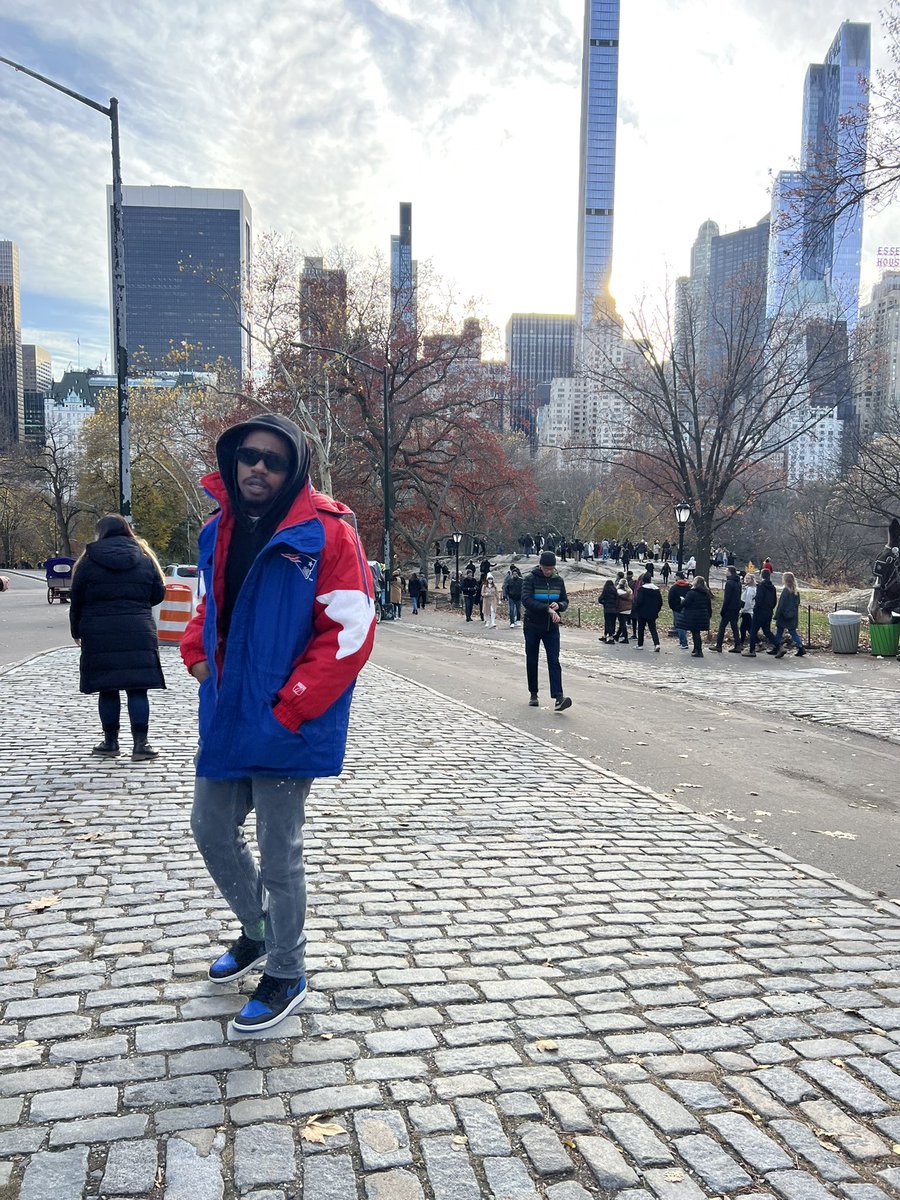 Yea_Russ's tweet photo. NYC me 🫶🏾 https://t.co/EQP4gMjc2T