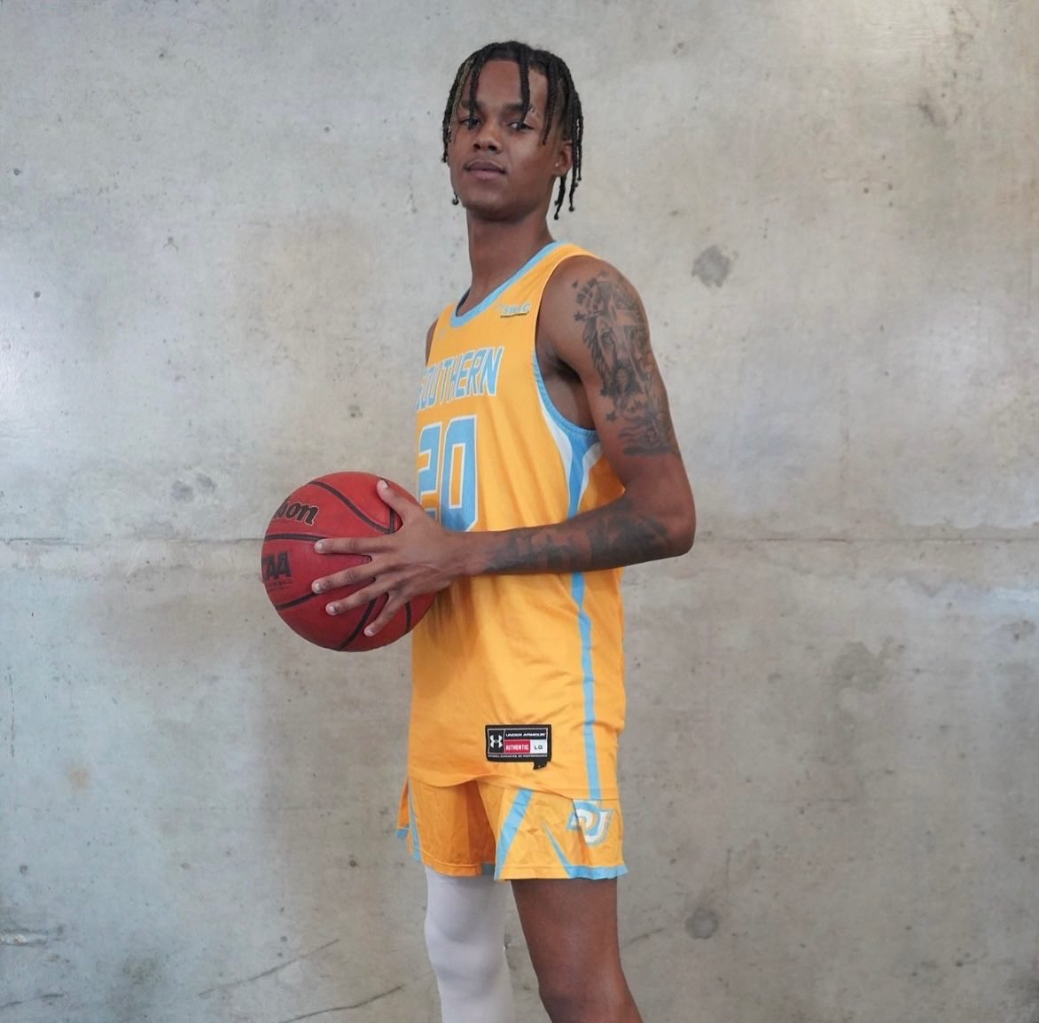 JaguarHoops's tweet photo. Hit that β€οΈοΈ to help us wish Sophomore, Guard Gavin Harris @turnupg__ very ππͺπΉπΉπ ππ²π»π½π±ππͺπβΌοΈ#WeAreSouthern #GoJags #SouthernIsTheStandard
#SUBasketball #Family #ProwlOn https://t.co/IRXPdCU5XN