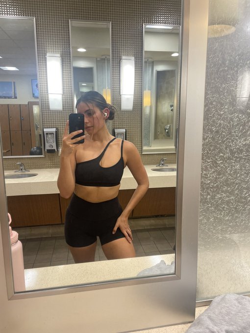 TW Pornstars - HulkandIsa Top 0.47%. Pictures and videos from Twitter.