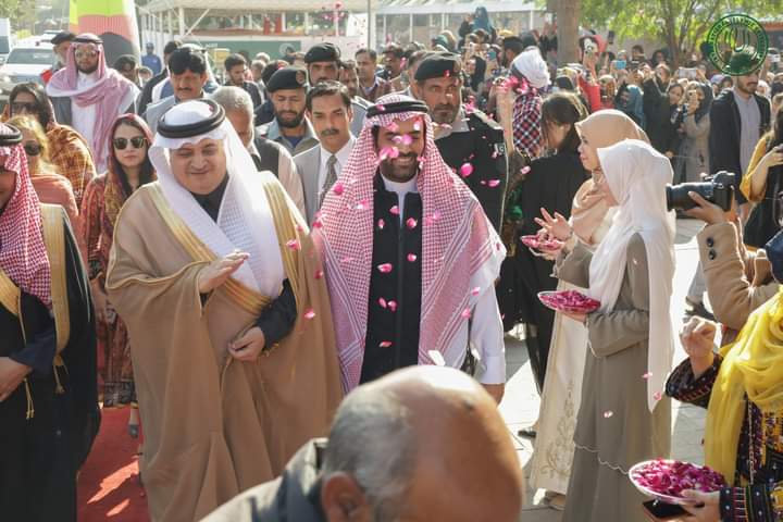 AKFOfficial_IIU's tweet photo. @KSAembassyPK Nawaf Bin Said Al-Malki, inaugurated the #IIUIExtravaganza2022. He said it is a true picture of university’s Islamic & International character. These activities provides a platform to the youth to showcase talent & utilize energies.
#AllKashmirForum #AKF_IIUI #IIUI https://t.co/sMHSos2Cfy