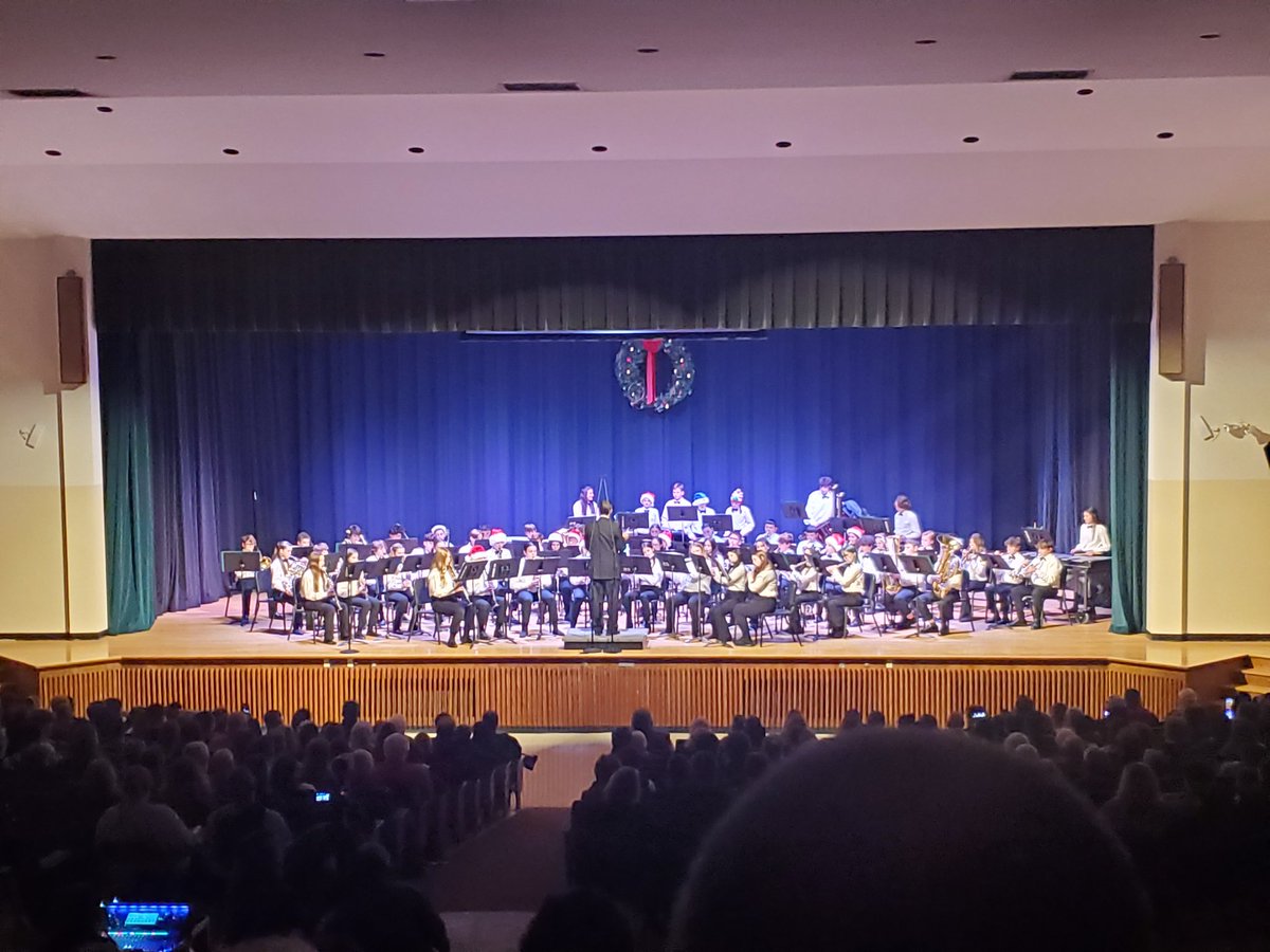 CLopes67552235's tweet photo. Amazing job North Smithfield Middle School Chorus and Band.  The holiday concert was phenomenal.  A huge thank you to Mr. Knasas and Mrs. Lamoureux for all of their hard work and dedication.  What a beautiful night to spend with our students and their families.  💛💚❤ https://t.co/saoH9OGFg2