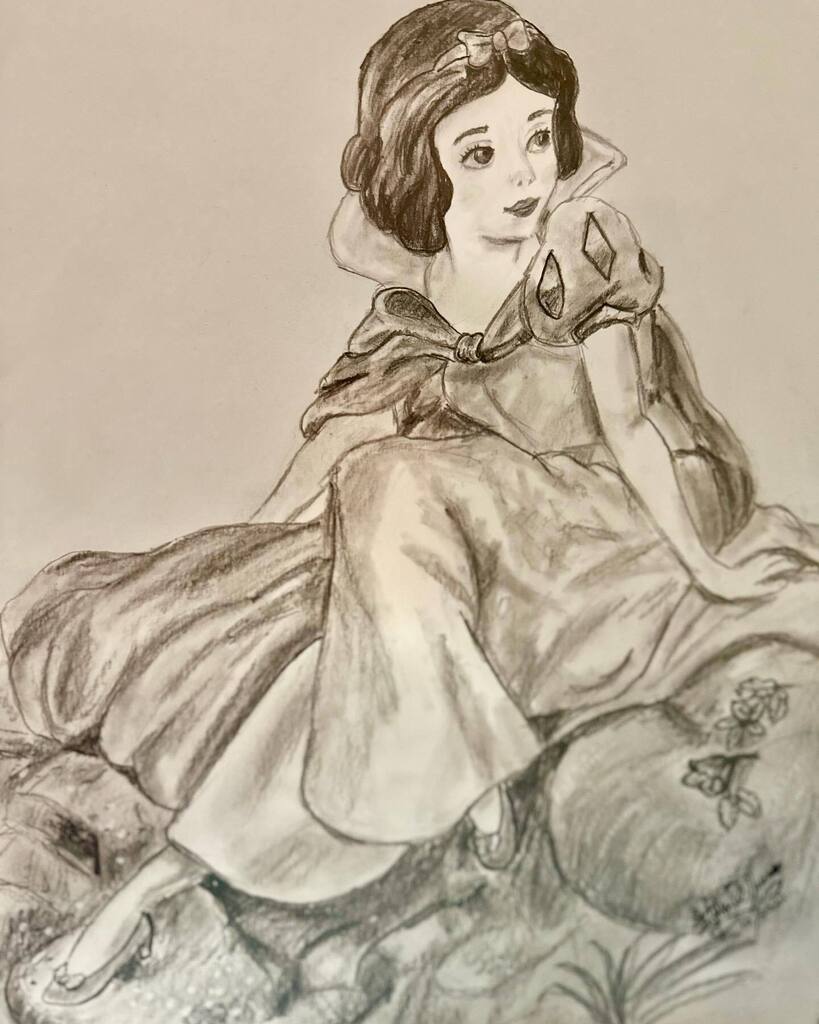 SteveJazz's tweet photo. Here’s another drawing finished this evening of Snow White. 

#Art #Artwork #Drawing #Artoftheday #Instaart #Sketch #Artist #Drawings #PencilDrawings #ArtonInstagram  #Artstyle #Illustrations #Disney #DisneyWorld #DisneyArt #Animation #AnimationCell #Dis… https://t.co/04teErwUx8 https://t.co/wtyzZpLhyd