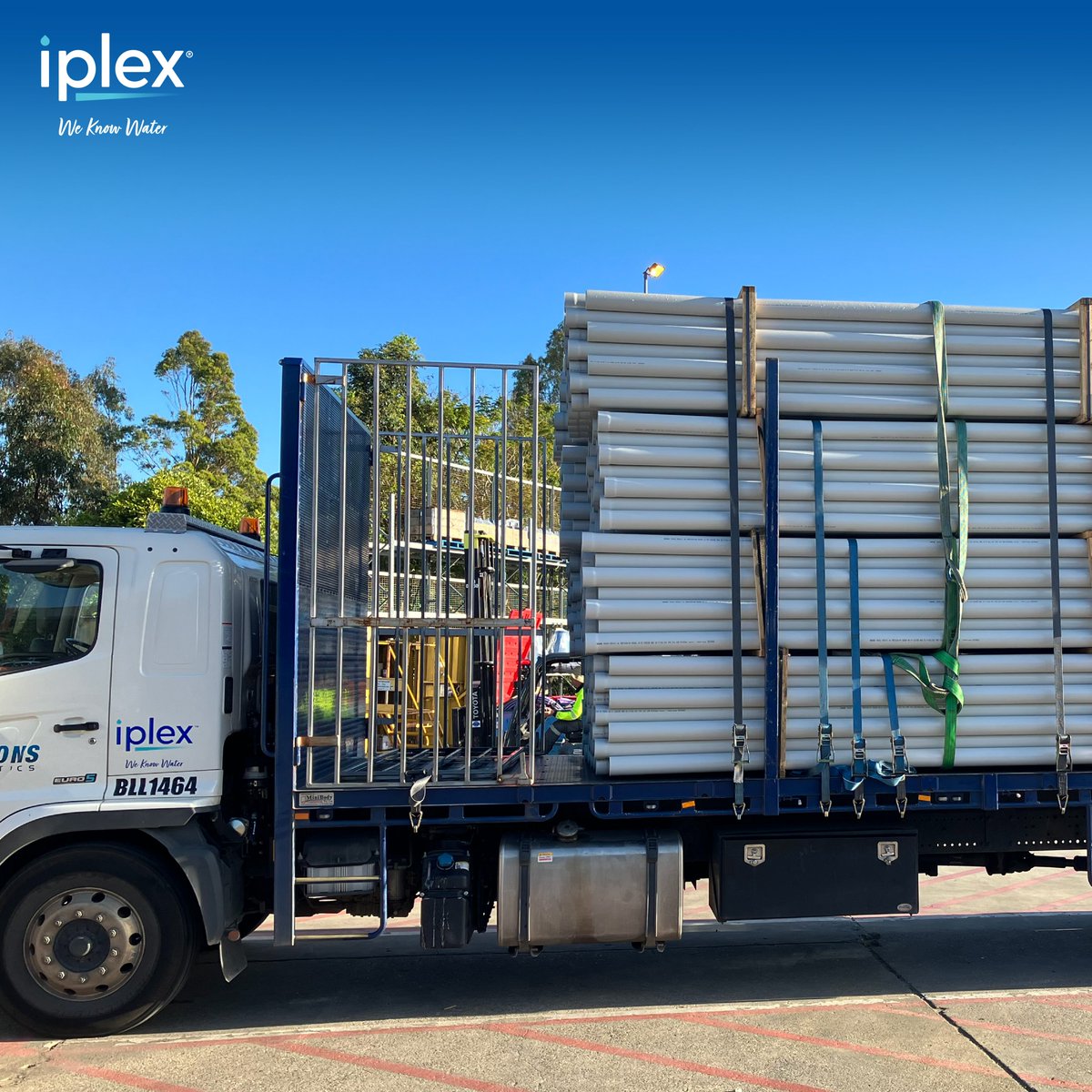 IplexAustralia's tweet photo. Another load of EZIpit &amp; PVC pipes heading out of our Strathpine Distribution Centre to customers.

At #Iplex, our teams are focused on supply &amp; service excellence, delivering quality products safely to all of our customers.

#weknowwater #waterindustry #civilconstruction https://t.co/CvNTejL0m7