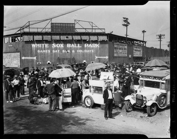 December 6, 1925, Royal Giants' George Carr's 3 hits, which included 2 home runs, downed White Kings in a 11-5 final at Los Angeles' White Sox Park. NLBalive.com