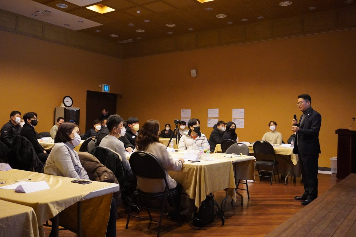 LS_eMS's tweet photo. LS e-MS holds Vision Education Day for all employees for 3 days. Through various games of cooperation, we were able to strengthen our bond with each other. 

+) Link: https://t.co/8dwd1BqNyq

#education #vision #emobility #world #event #B2B #electriccar #manufacturing #mobility https://t.co/DyCUOQvW7X